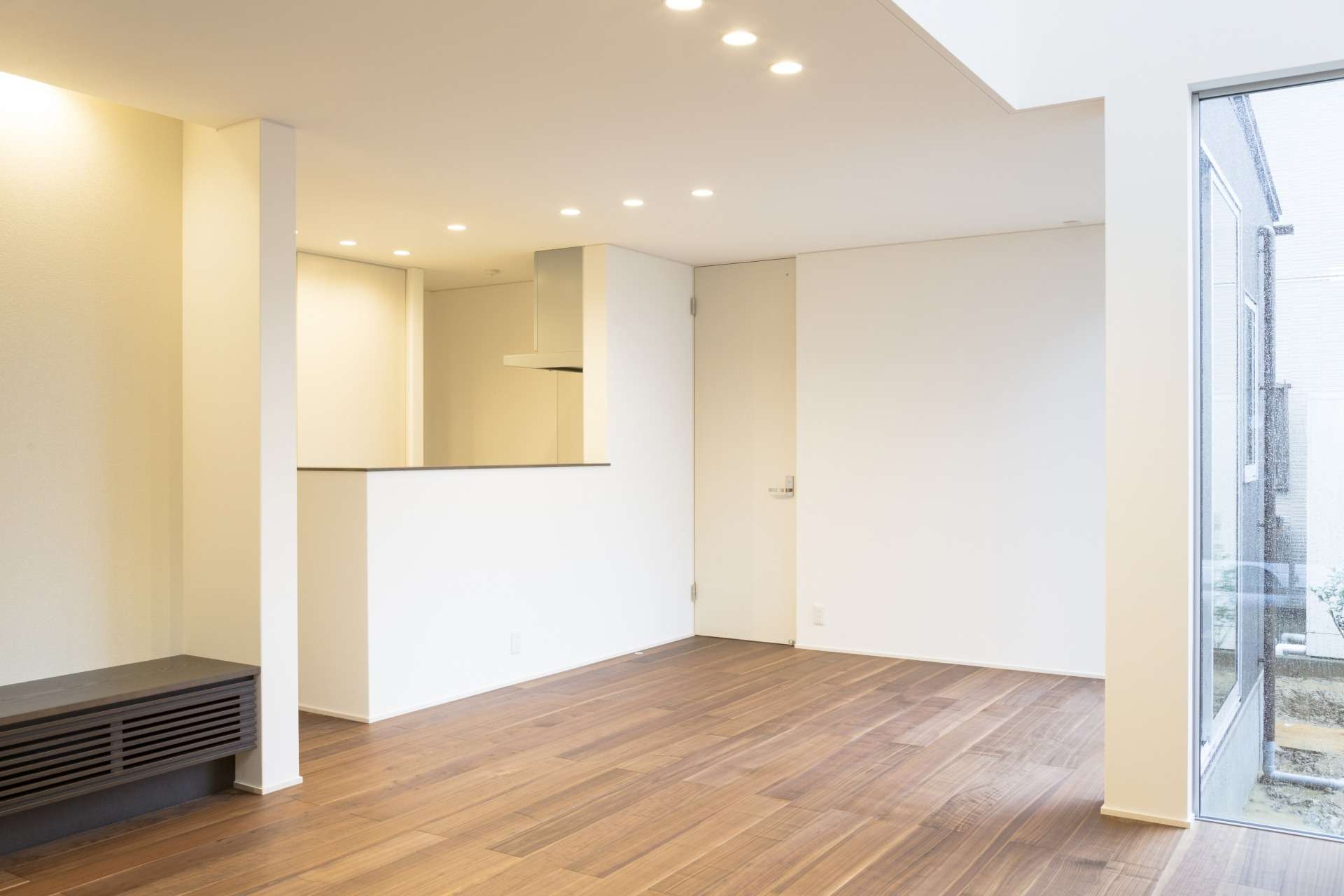 フロアコーティングと無光触媒の同時施工で清潔と時短を両立